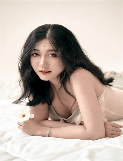 喜剧片《未请自来》观影宝典：如何看懂剧情与人物关系 增加艺术理解